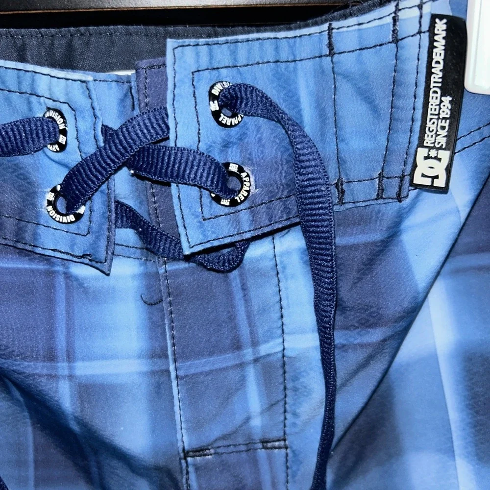 DC Apparel Swim Trunks Board Shorts 34 Blue‎